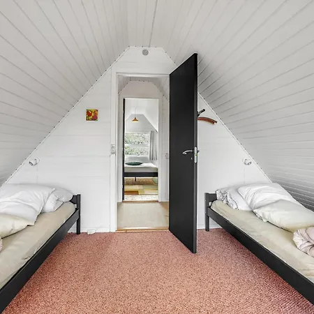 3 Bedroom Gorgeous In Prázdninový dům *