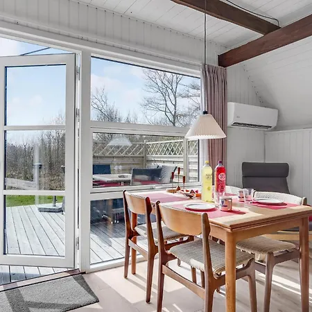 3 Bedroom Gorgeous In Prázdninový dům *