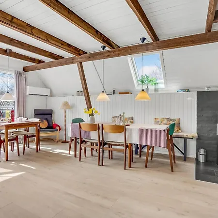 3 Bedroom Gorgeous In Prázdninový dům *